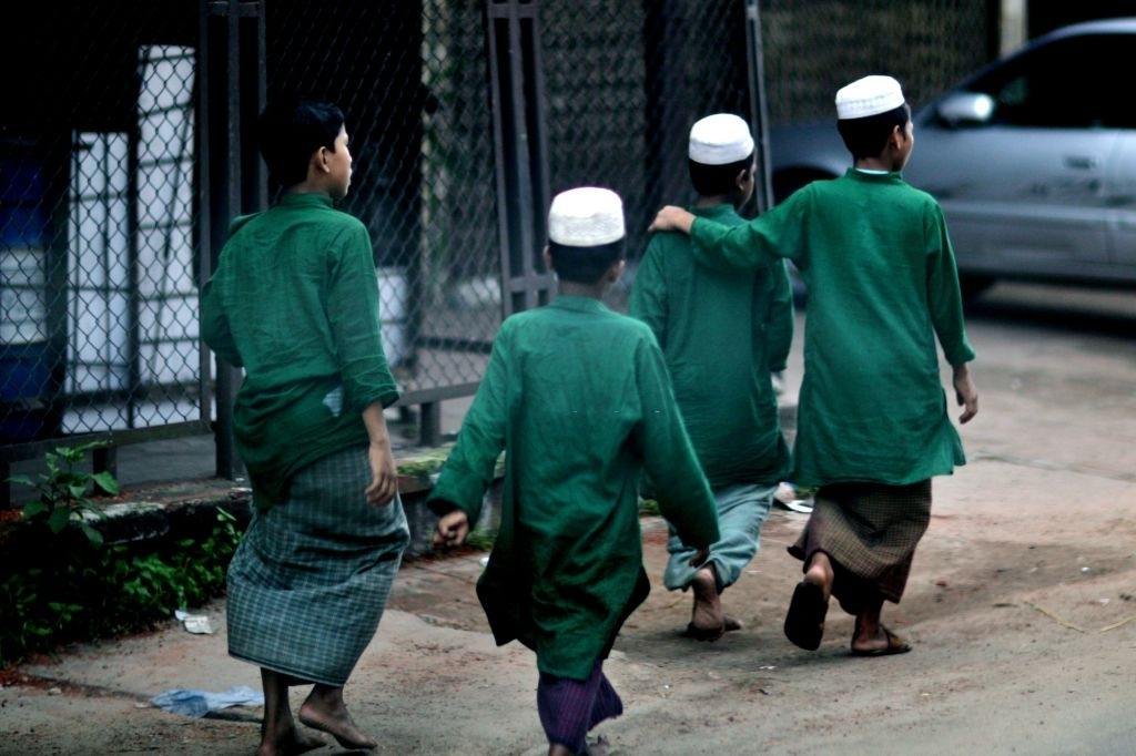 তায়্যিবা ও কালিমা শাহাদাতের আলোকে আল্লাহ তায়ালার একত্ববাদের উপর একটি প্রতিবেদন তৈরি কর।