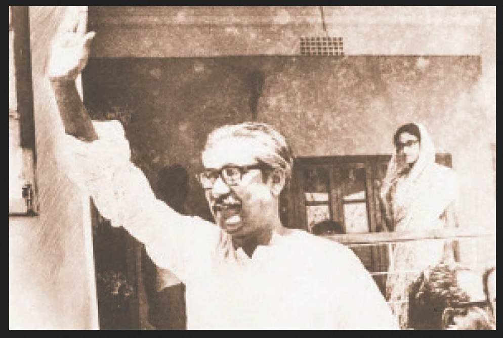 ১৯৫২ সাল থেকে ১৯৭১ সাল পর্যন্ত সময়কালে মুক্তিযুদ্ধের আন্দোলন ও বঙ্গবন্ধুর অবদানের উপর একটি সচিত্র পোস্টার তৈরি করো।