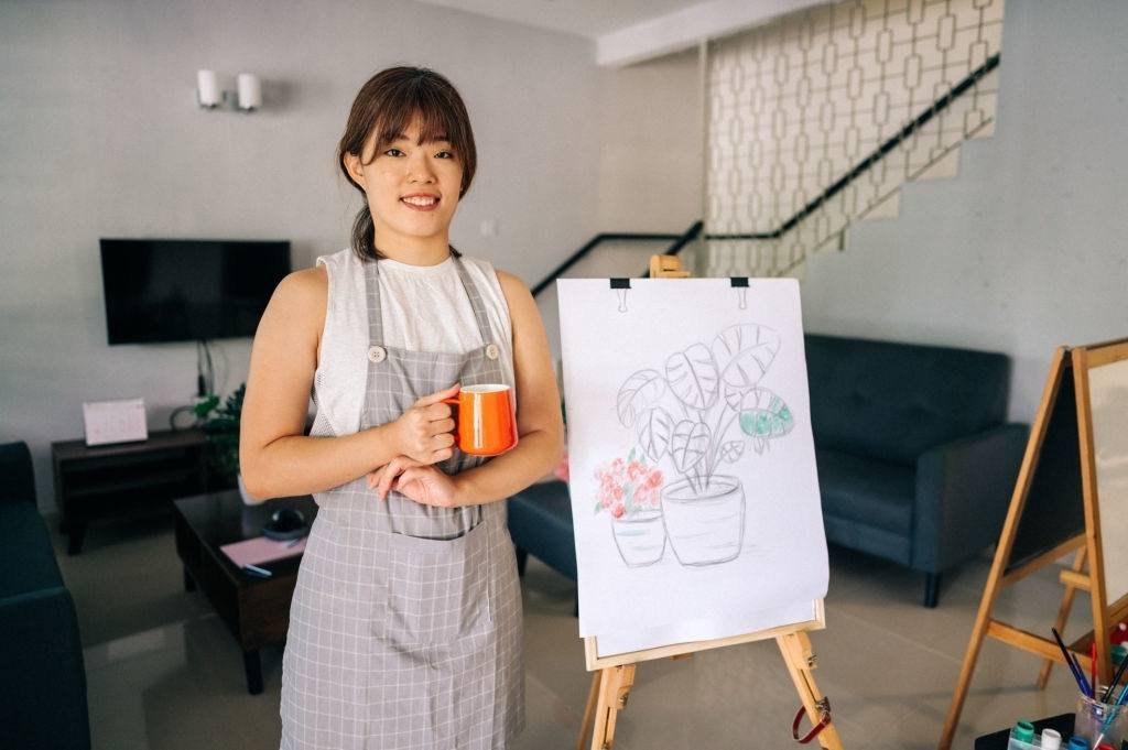 তােমার বাসায় যেসব কারুশিল্প রয়েছে, পেনসিলের মাধ্যমে সেগুলাের রেখাচিত্র অঙ্কন কর