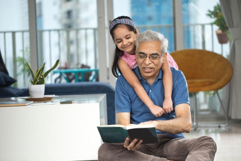 তােমার পরিবারে বসবাসরত ষাটোর্ধ তােমার দাদা বা নানার কাছে তুমি ১৯৭১ সালের মুক্তিযুদ্ধ সম্পর্কে জানতে পারলাে যে যুদ্ধ শুরু হলে আওয়ামী লীগের উদ্যোগে গঠিত মুজিবনগর সরকার যুদ্ধ পরিচালনায় গুরুত্বপূর্ণ ভূমিকা রাখে